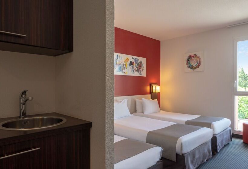 Номер Стандарт Трехместный, Hôtel Pont Rouge , Carcassonne