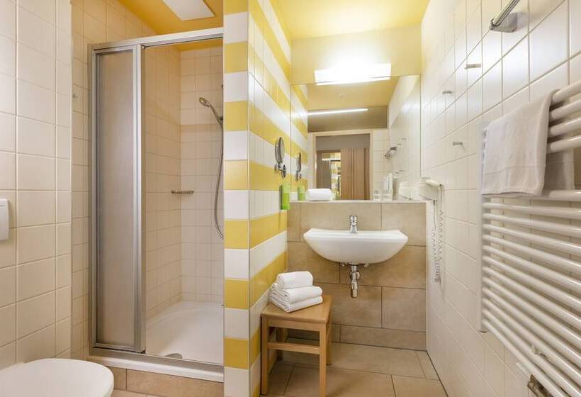 Четырехместный Номер Стандарт, Jufa Hotel Bleiburg