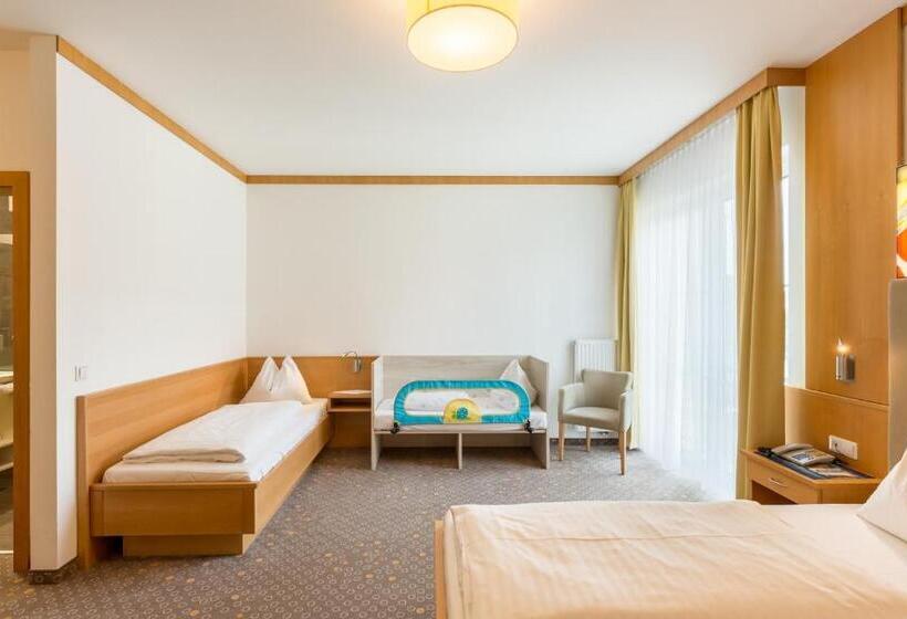 Семейный Номер, Thermenhotel Kurz