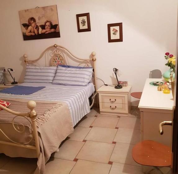 带共用浴室的标准房间, Lughera B&b
