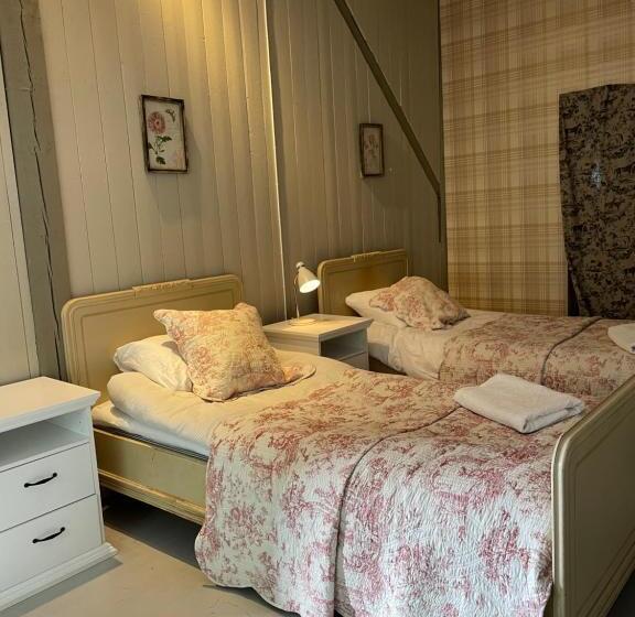 带共用浴室的标准房间, Arphus Lodge