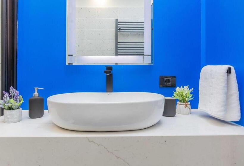 استودیوی لوکس, Emil Balaban Luxury Apart
