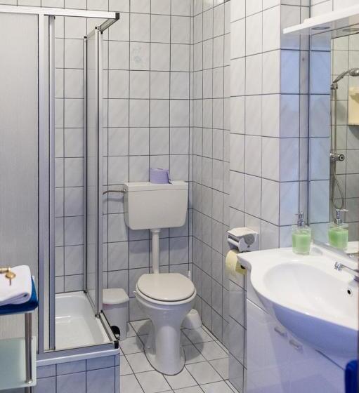 Трехместный Номер Стандарт с Балконом, Gästehaus Strini