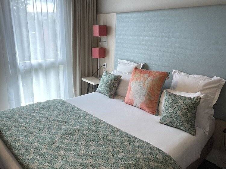 Студия Стандарт, Residhome Paris Guyancourt