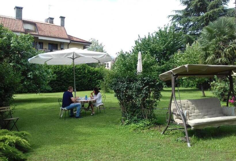 اتاق سوپریور, Villa Della Stua