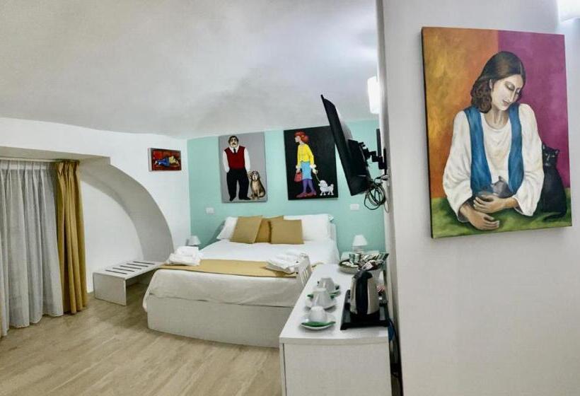 اتاق اجرایی سه نفره, A Room De  Scugnizzi