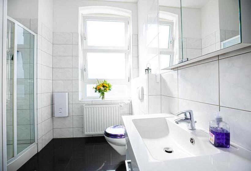 ルームシェアのワンベッド, Hostel Wohnzimmer Essen