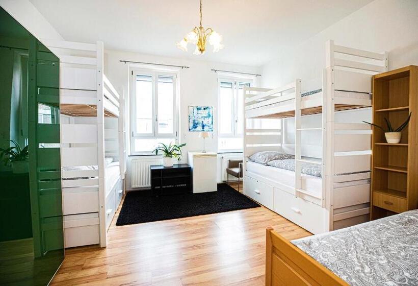 ルームシェアのワンベッド, Hostel Wohnzimmer Essen