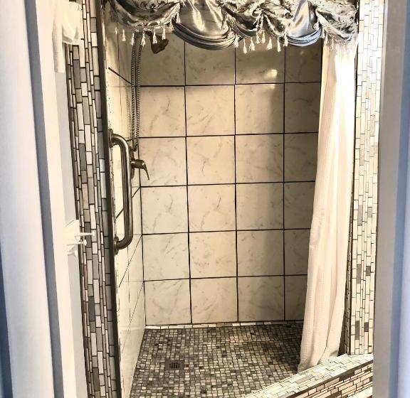 Семейный Номер Вид на Сад, Belmont Inn