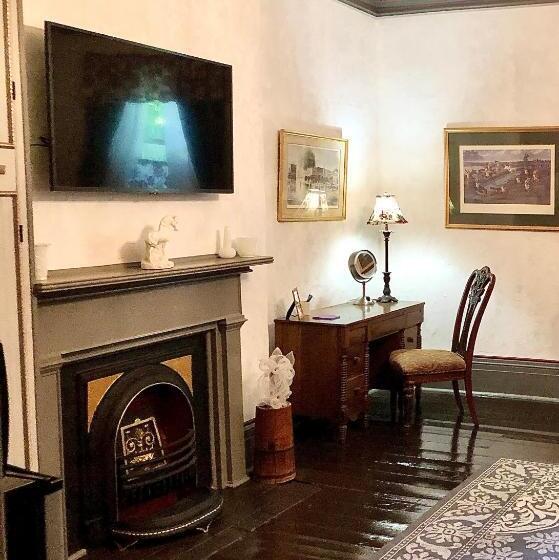 Семейное Студио, Belmont Inn