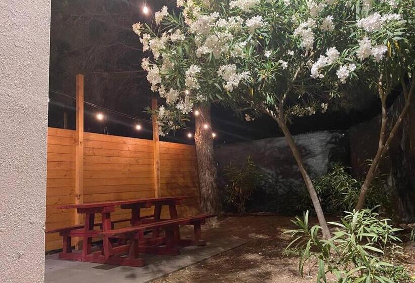 اتاق خانوادگی, Hera Bnb