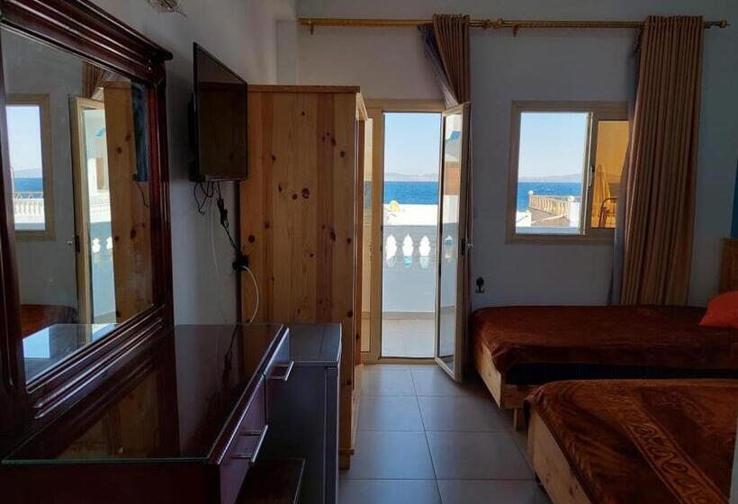 اتاق استاندارد با بالکن و چشمانداز دریا, Dahab Beach Lodge
