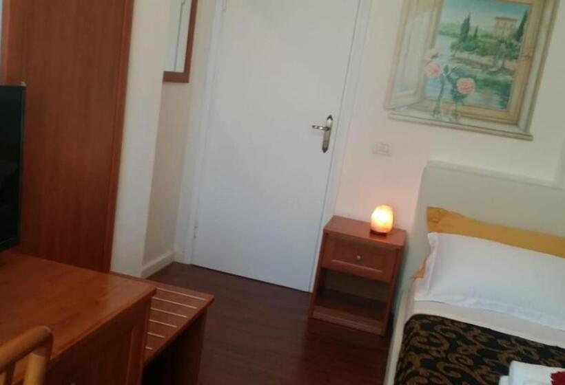 اتاق استاندارد یک نفره, Carpe Diem Ancona