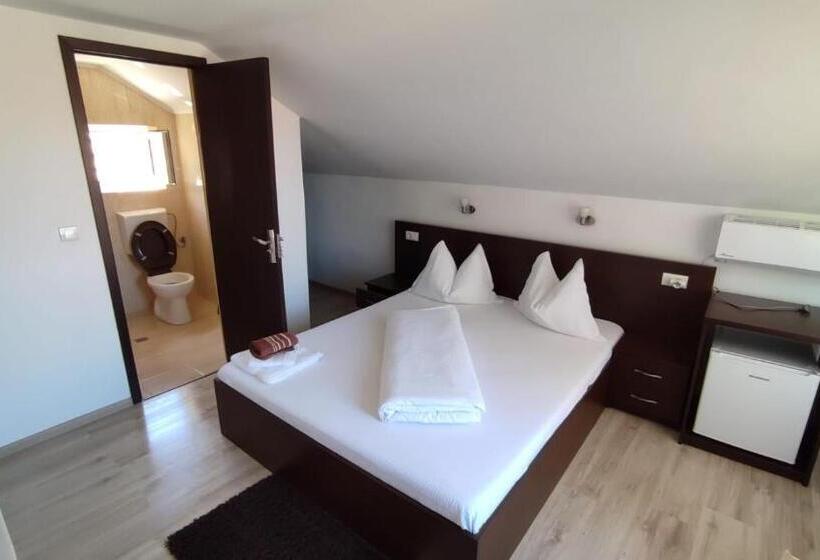 Standardrum, Casa Laur