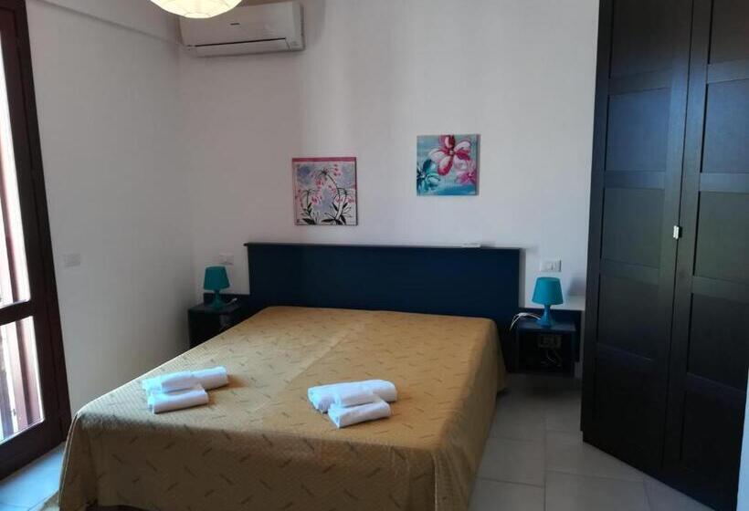 اتاق استاندارد با بالکن و چشم‌انداز دریا, Casa Regina
