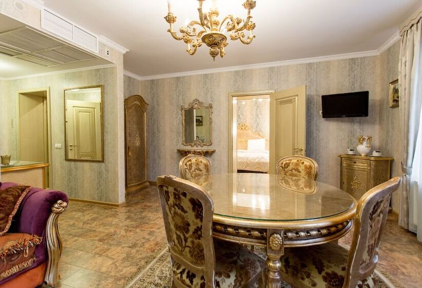 Люкс, Art Hotel Nikolaevsky Posad