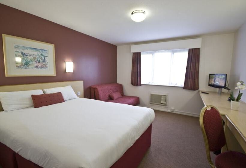 اتاق استاندارد یک نفره, Days Inn London Stansted Airport
