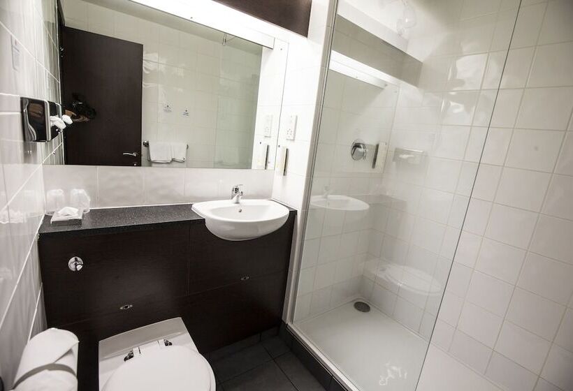 اتاق استاندارد یک نفره, Days Inn London Stansted Airport