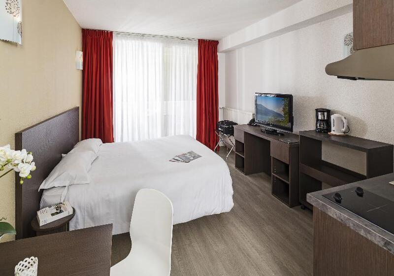 استودیوی استاندارد, Les Loges Du Park