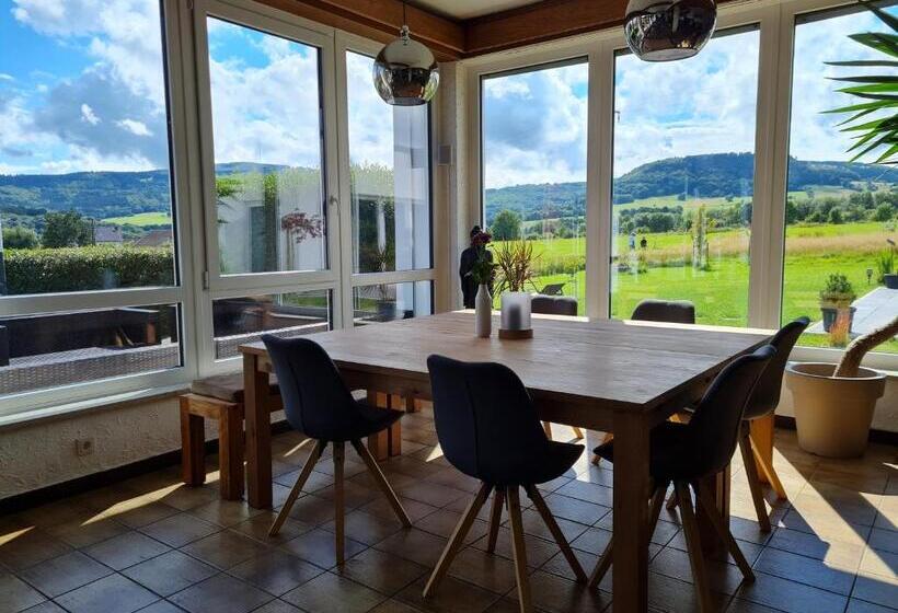 Номер Стандарт с Балконом, Mut.haus