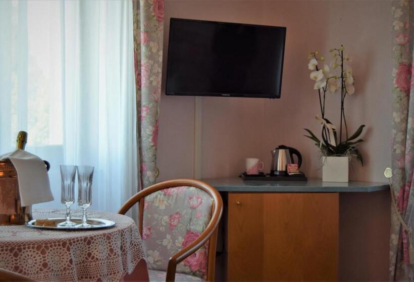 Номер Deluxe Вид на Озеро, Villa Torre   Atmosfera Romantica