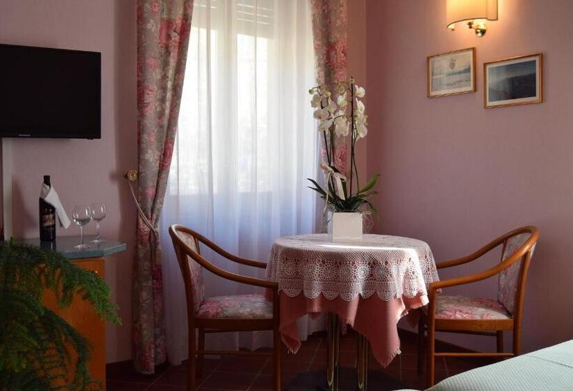 Номер Стандарт Боковой Вид на Море, Villa Torre   Atmosfera Romantica