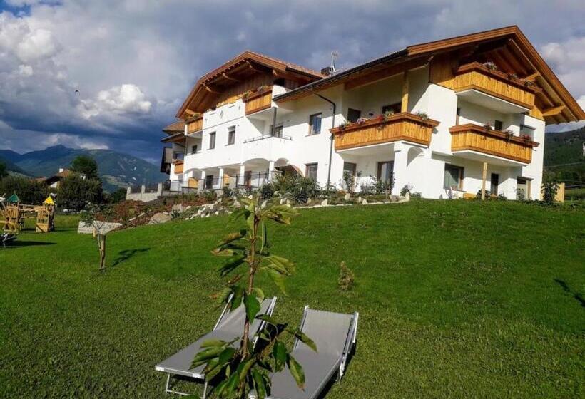 استودیوی استاندارد, Residence Stefansdorf