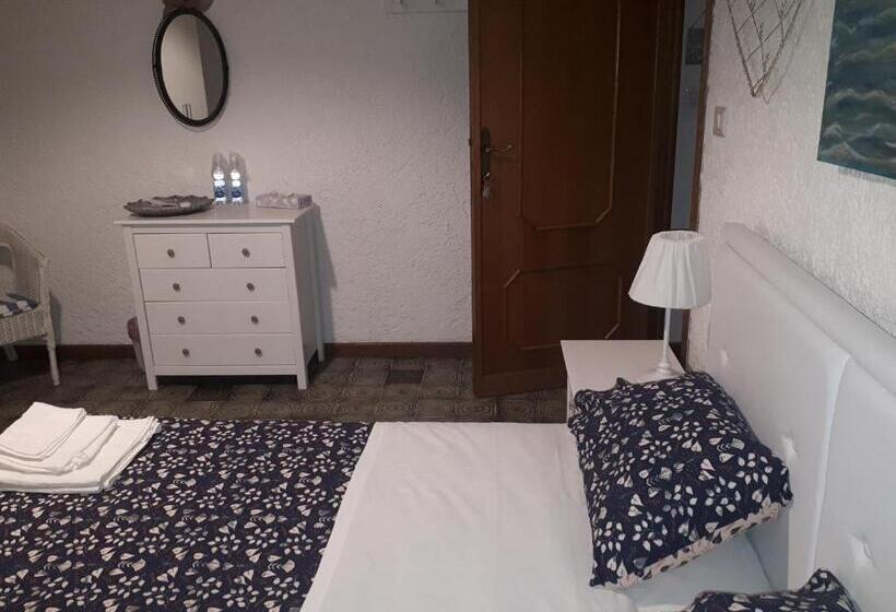 Standard room with outdoor bath, Casa Sui Tetti