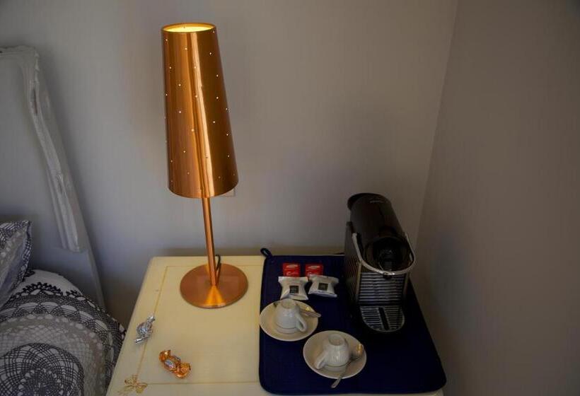 Cameră Standard, Masnadieri 18