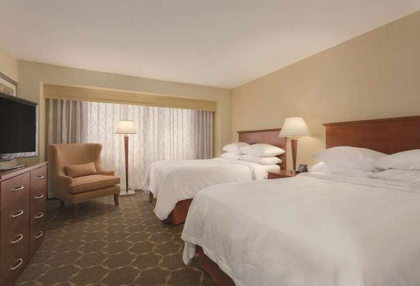 Номер Премиум, Embassy Suites By Hilton At Hot Springs Convention Center