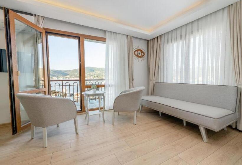 اتاق استاندارد با چشم‌انداز دریا, Hanedan Otel