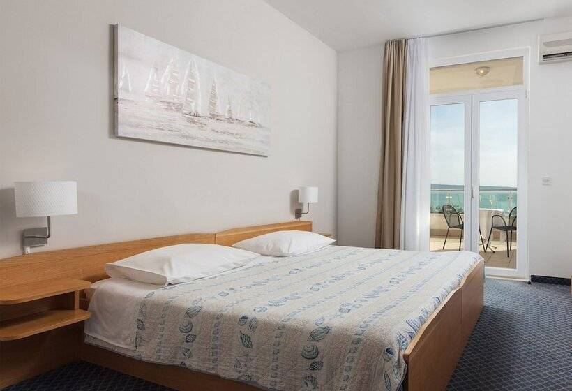 Номер Стандарт Вид на Море с Террасой, Villa Pitomcia