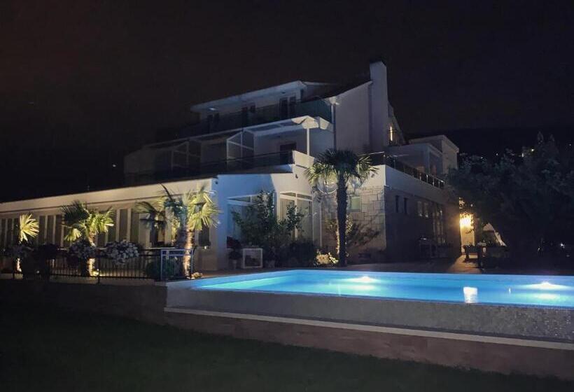 Номер Стандарт Вид на Море с Террасой, Villa Pitomcia