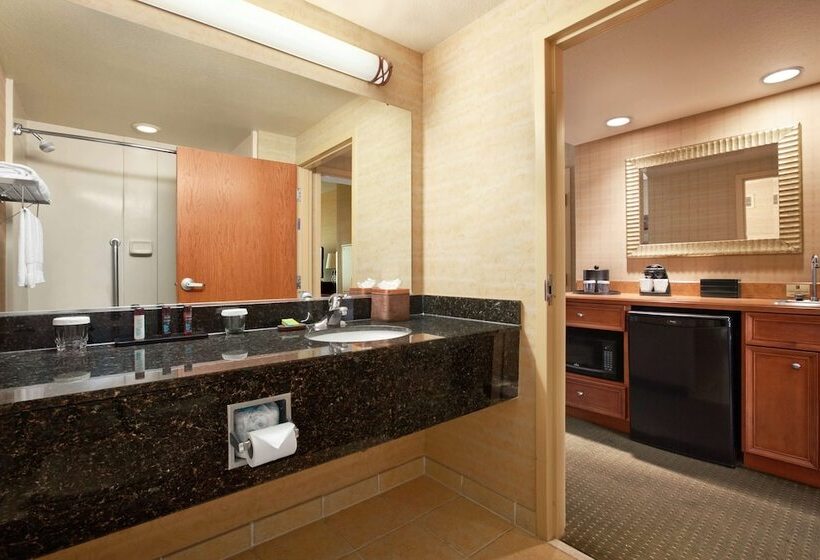 Люкс, Embassy Suites By Hilton At Hot Springs Convention Center