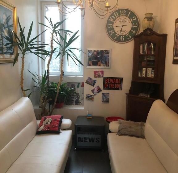 اتاق استاندارد, House