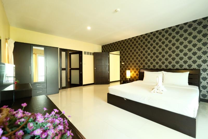 Полулюкс, Jomtien Plaza Residence