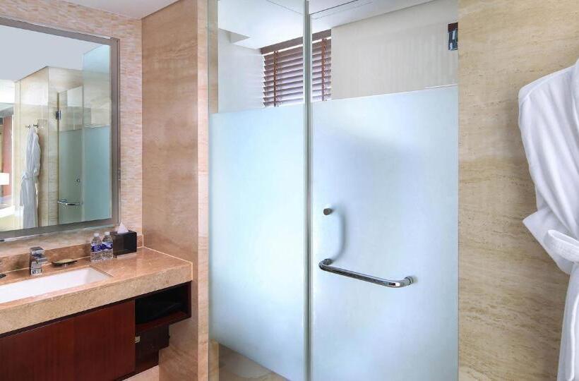 اتاق استاندارد با تخت بزرگ, Sheraton Shanghai Hongkou