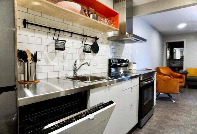 سوییت اجرایی, Morel Executive Suites