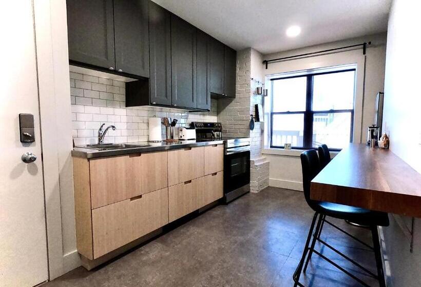 سوییت اجرایی, Morel Executive Suites
