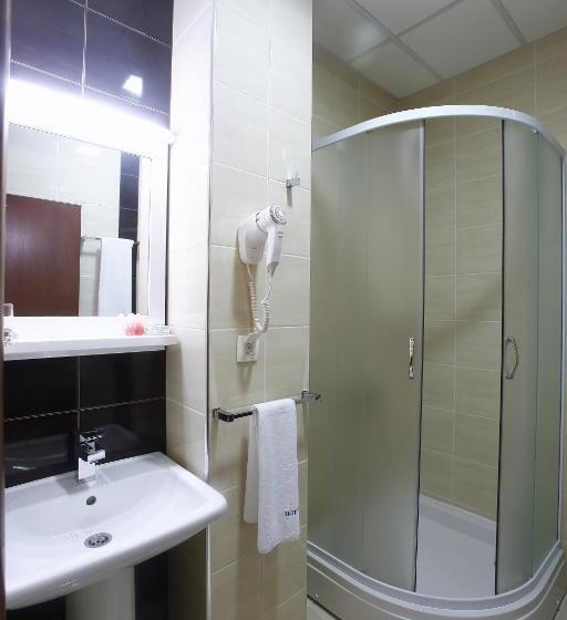 اتاق استاندارد یک نفره, Centar