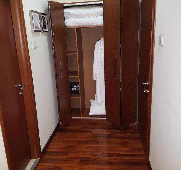 اتاق استاندارد یک نفره, Centar