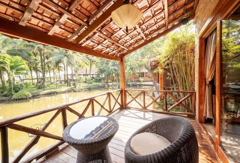 بانگلوی لوکس, Chez Carole Beach Resort & Spa