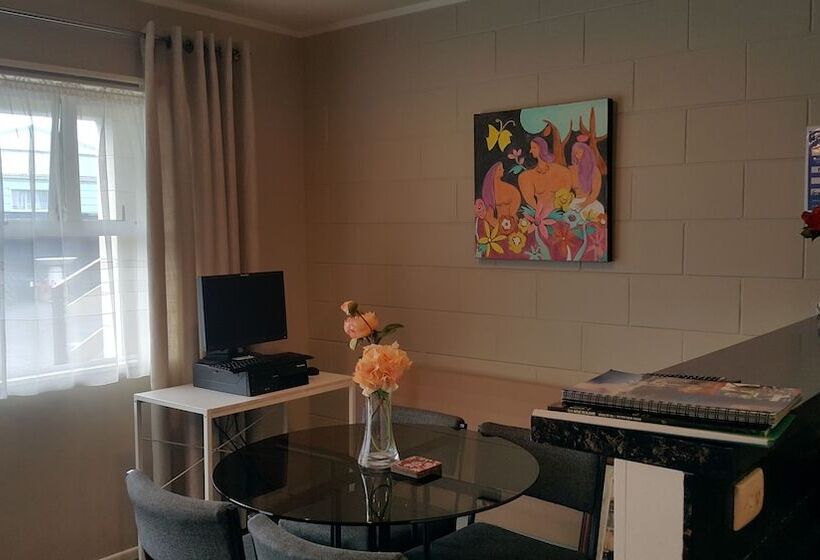 침실 1개 아파트, Six On Union Motel