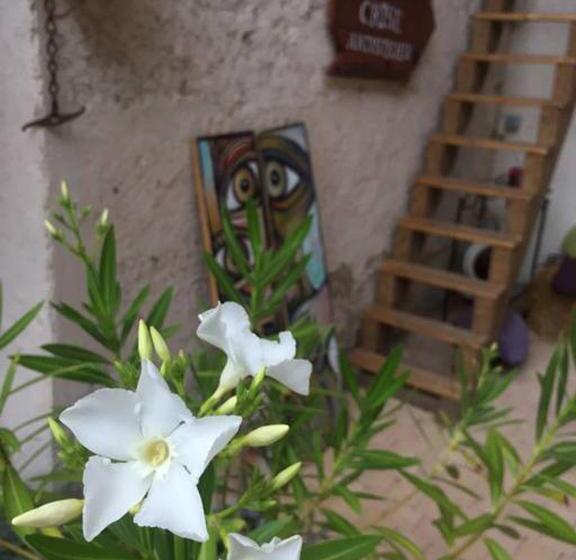 Четырехместный Номер Стандарт, La Grange De La Batone   Bed And Breakfast