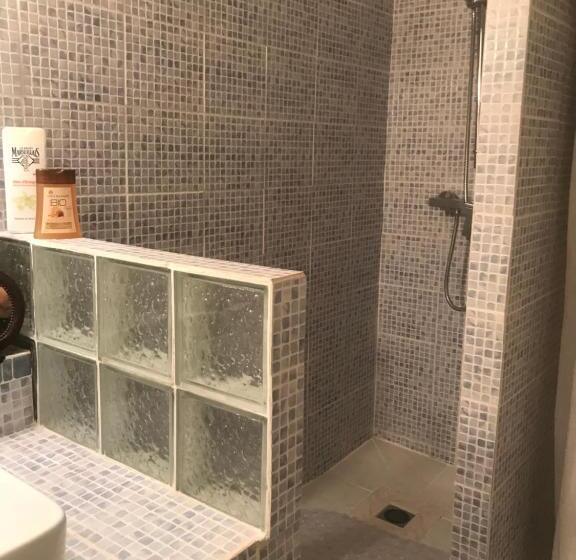 اتاق استاندارد, Chambre D Hôtes Le Cèdre