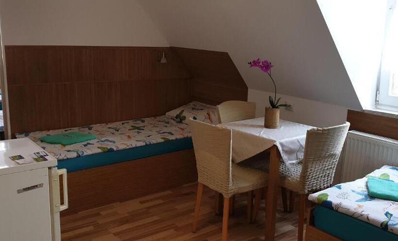 四人标准间, Pension Haus Baron 1 Neckarau