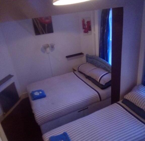 חדר סטנדרט לשלושה, Myroomz Golden Strand
