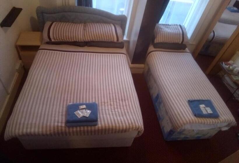 חדר סטנדרט לשלושה, Myroomz Golden Strand