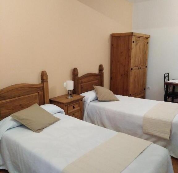 Номер Стандарт, Hostal El Rincon De La Vera