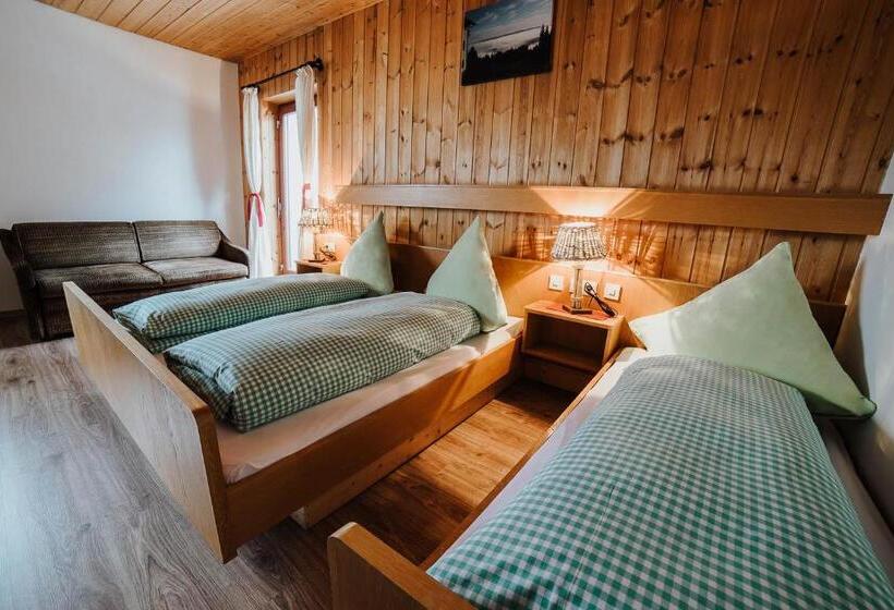 Трехместный Номер Стандарт с Балконом, Berggasthof Hochpröller